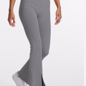 NWT in bag! Vuori Lux Rib Split Bootcut XS in Heather Gray